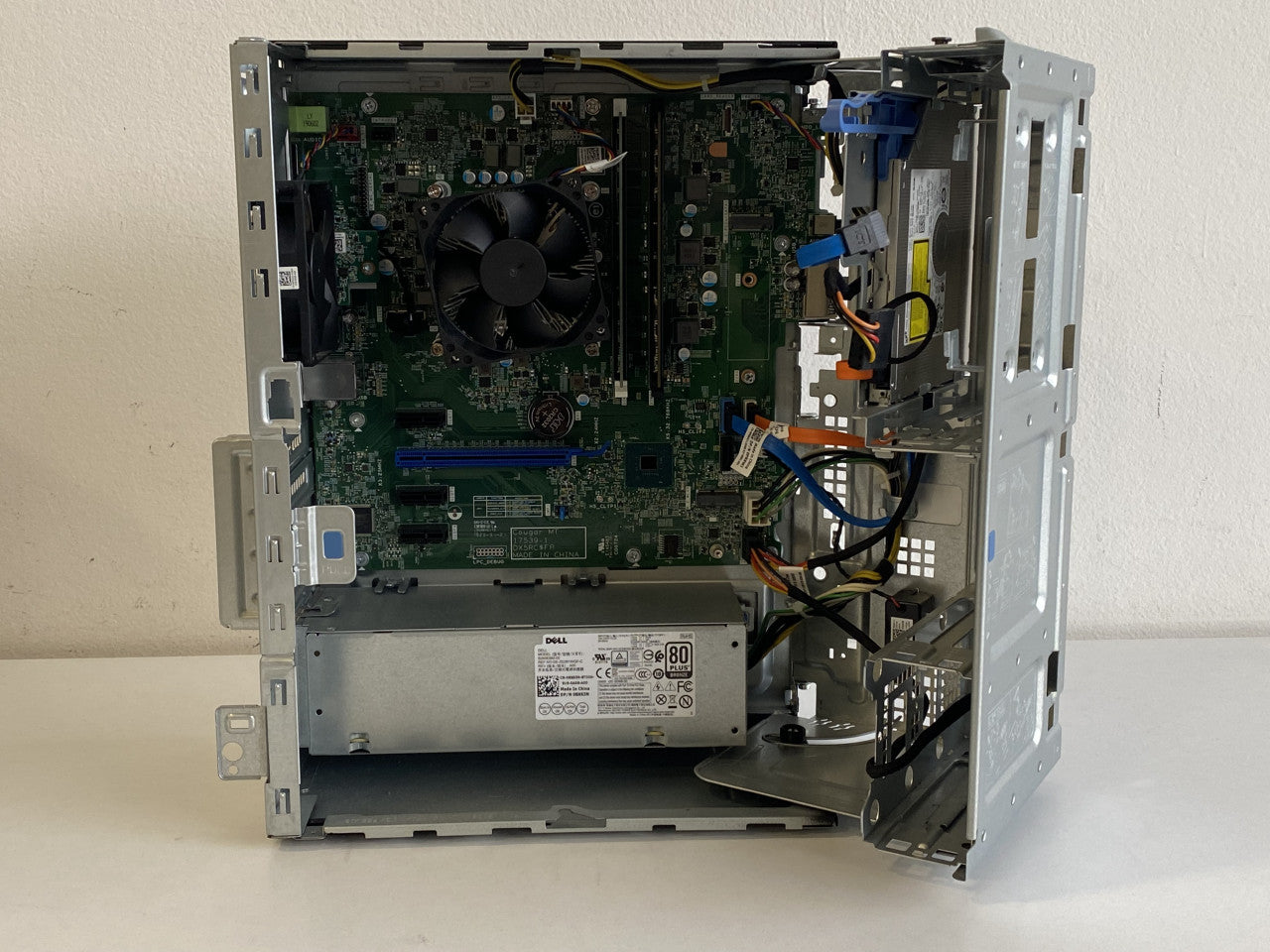 Dell Optiplex 3060 Tower i3-8100 8GB VISE KOMADA NA STANJU
