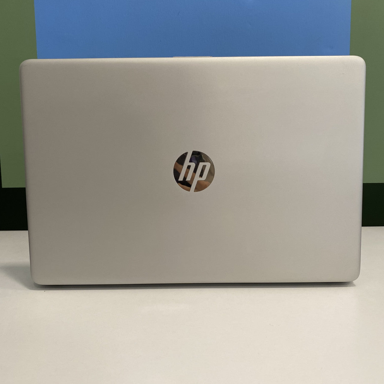 HP DY 1036 NR i3-1005G1 16/256GB