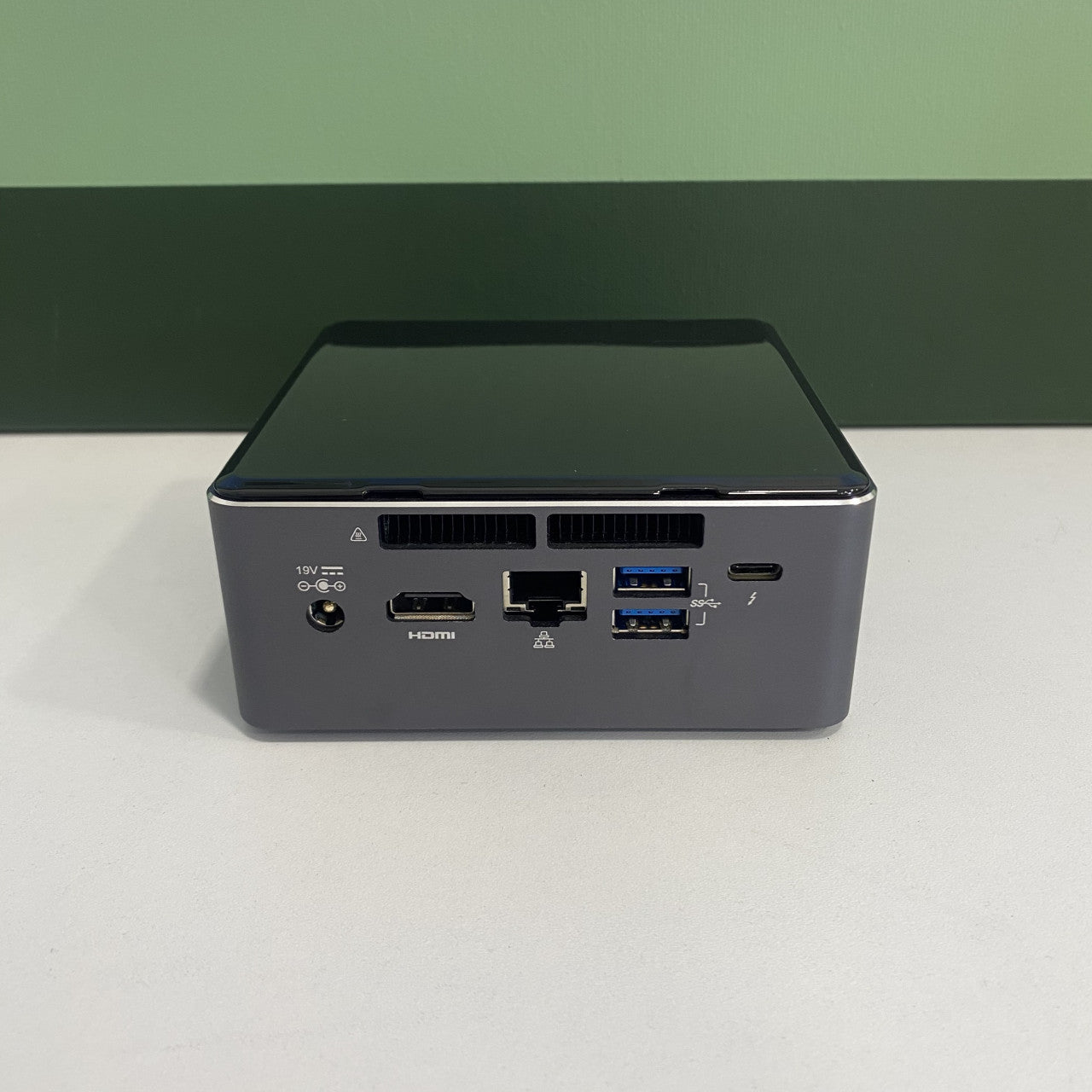 Intel NUC 7i5BNH Mini PC i5-7260U 8/256GB